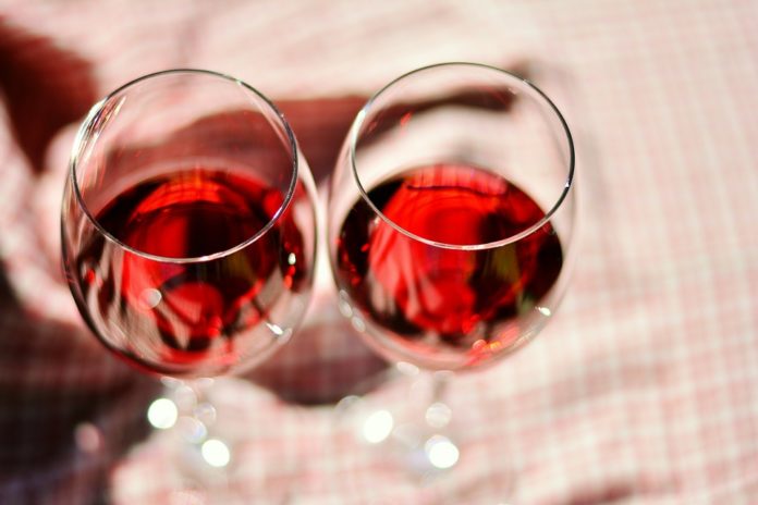 propiedades y beneficios del vino rosado