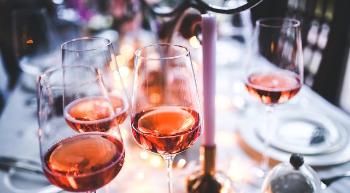 cómo hacer vino rosado, fiestas de navidad, cenas