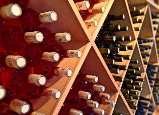 Cómo se deben guardar las botellas de vino como guardar botella de vino trucos